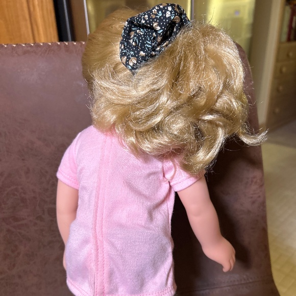 Zoey -18” doll Modern Girl - Picture 4 of 8
